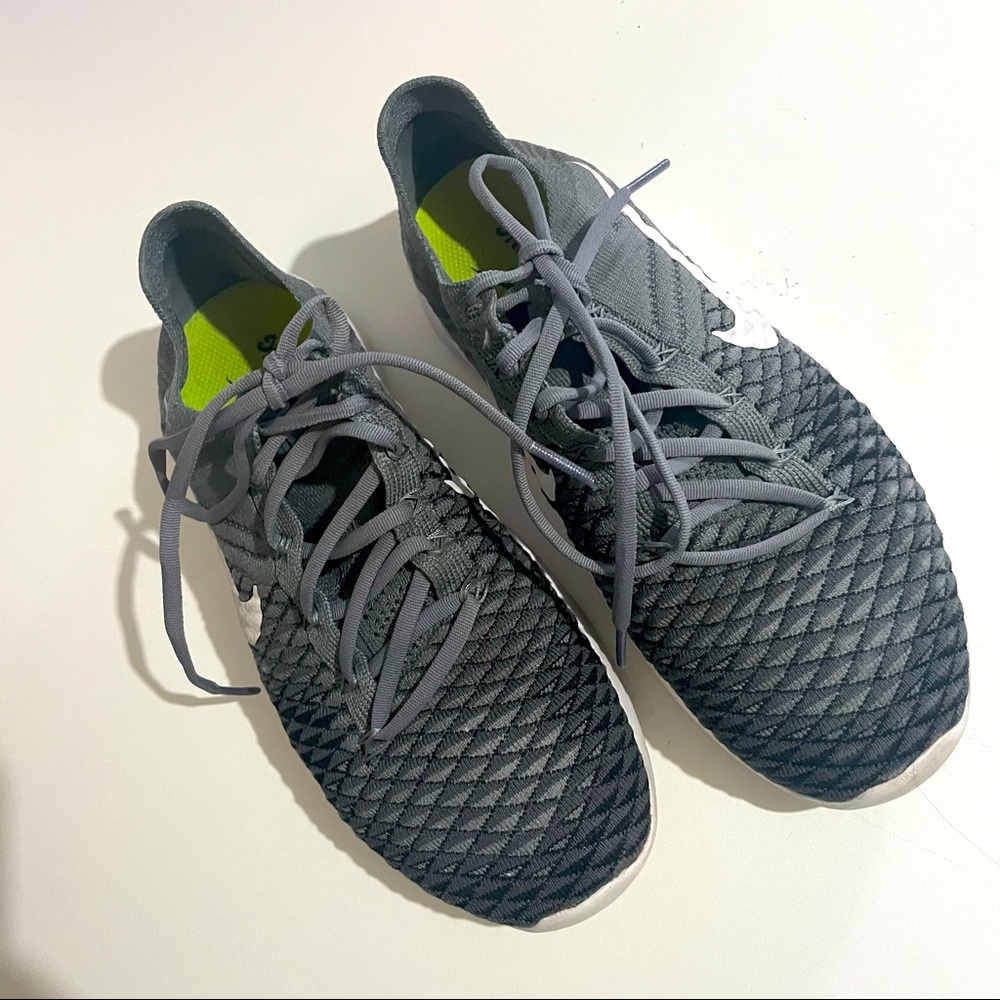 Nike Flyknit 2 Training Running Shoe Grey size 6